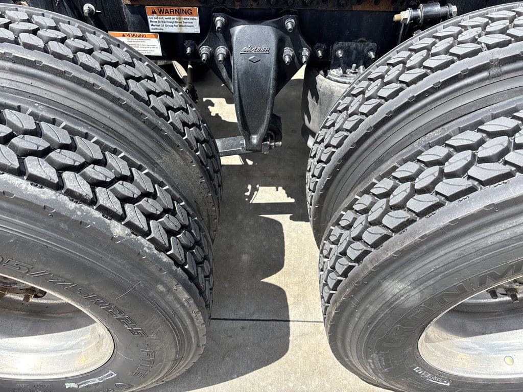 Used 2022 FREIGHTLINER PT126064ST image 22