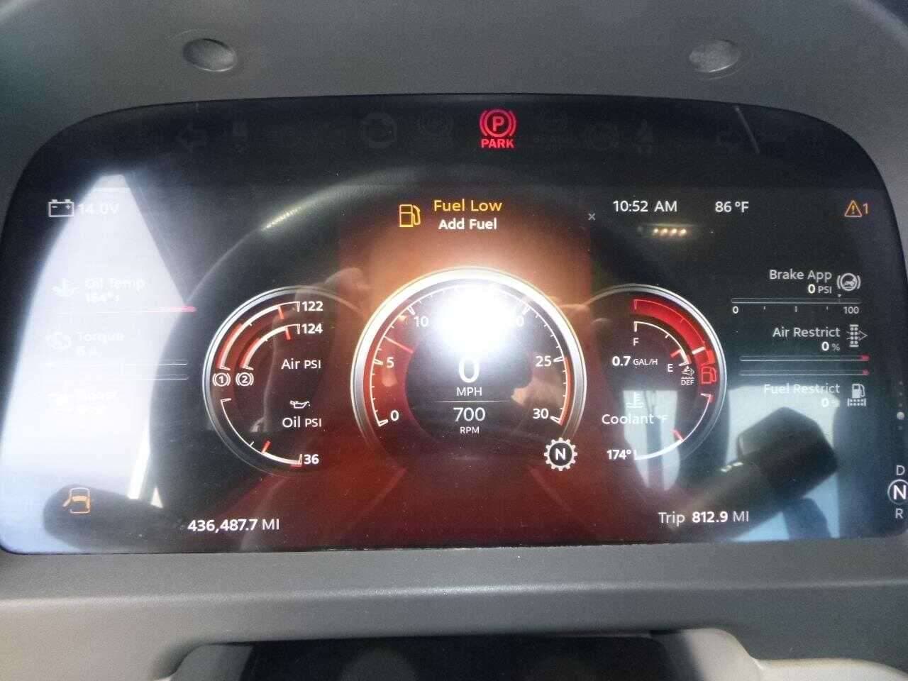 2023 Peterbilt 567 image 19