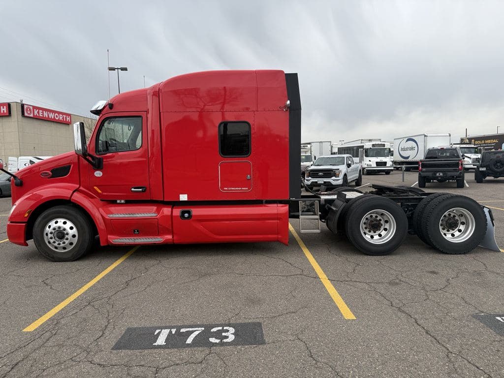 Used 2022 PETERBILT 579 image 29