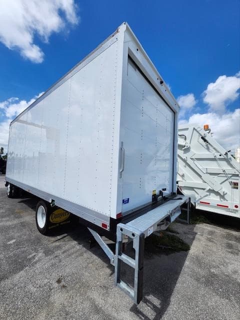 2025 Isuzu NPR image 3