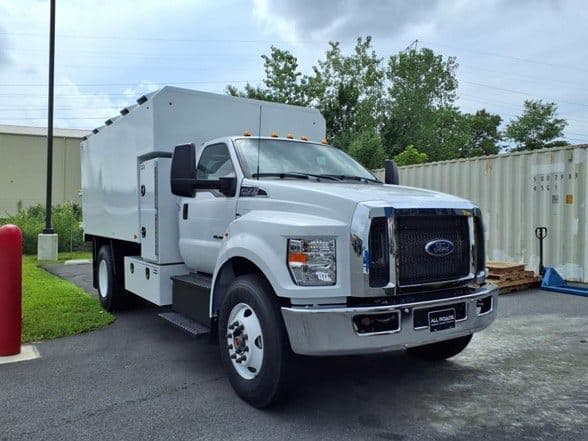 2026 Ford F750 SD image 2