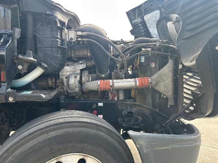 2019 Freightliner Cascadia 12564ST Day Cab | Detroit DD15 455 HP | 6x4 | Air Ride image 14