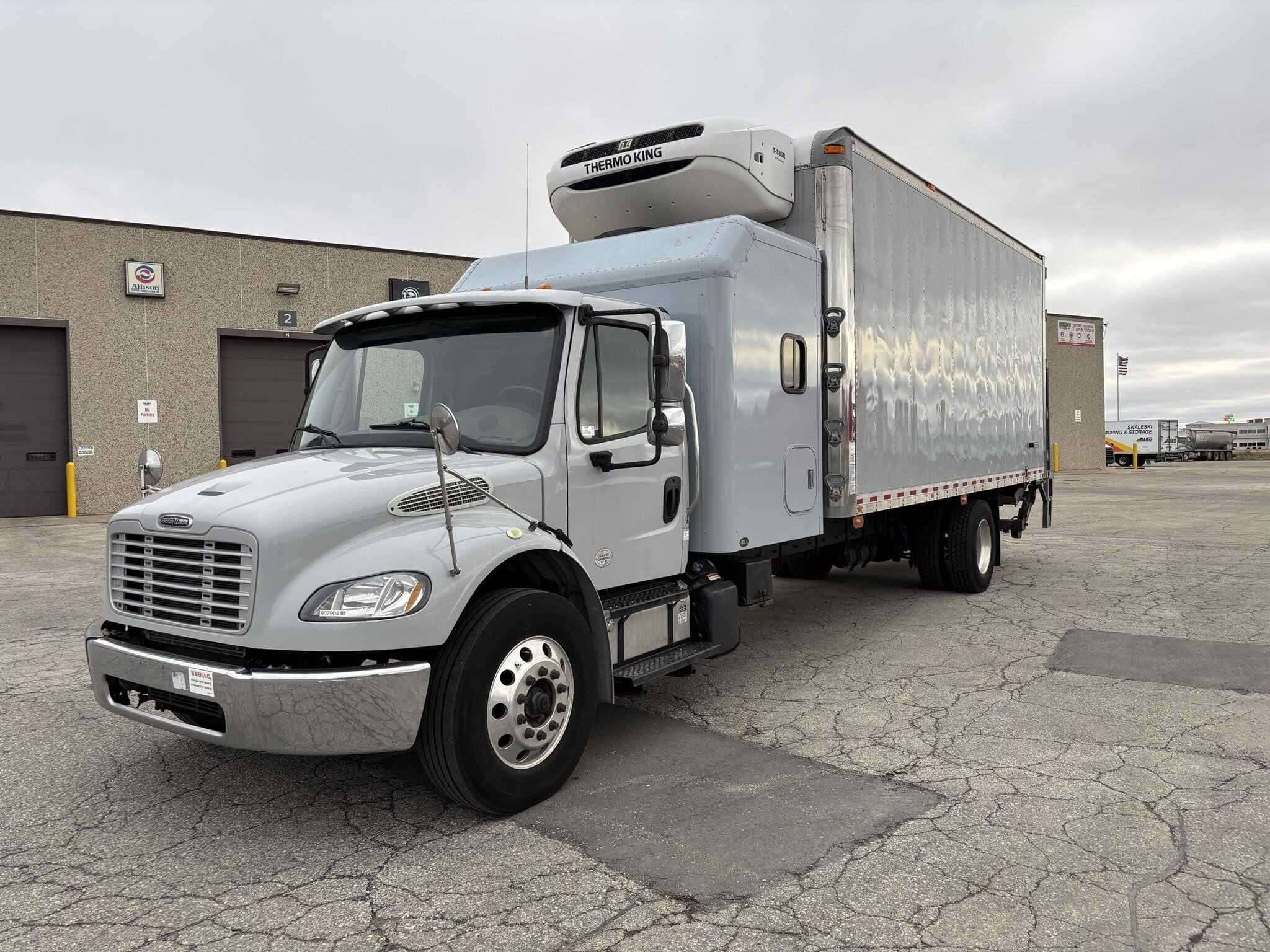 2019 Freightliner M2 image 3
