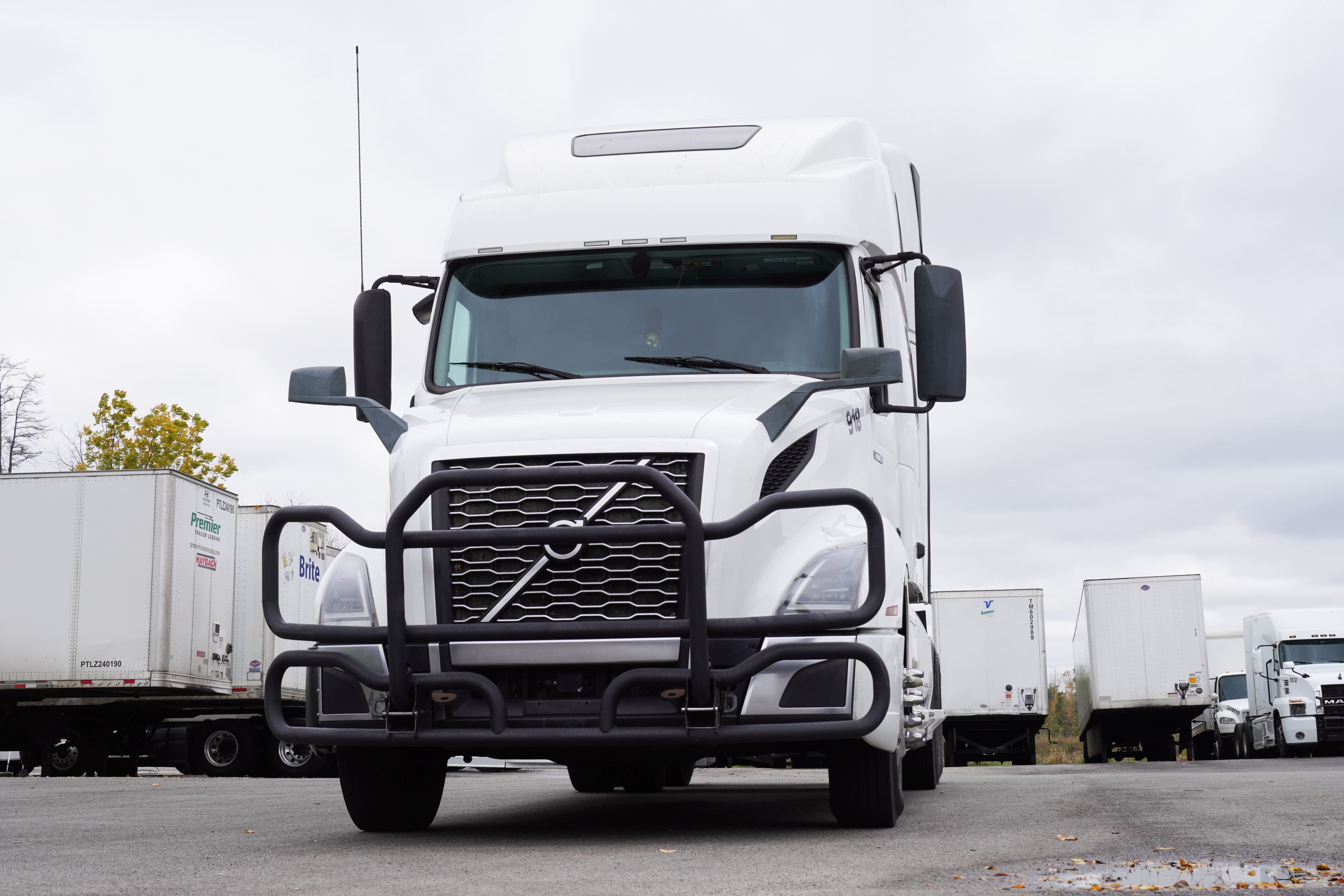 2022 Volvo VNL image 1