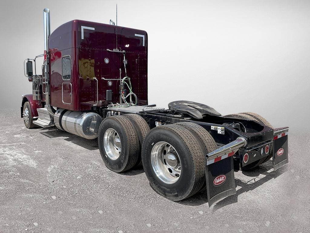 2025 Peterbilt 589 image 4