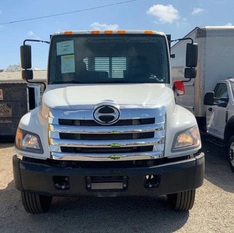 2020 Hino 268 image 2