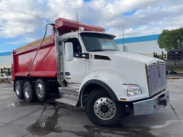 2025 Kenworth T880 image 11