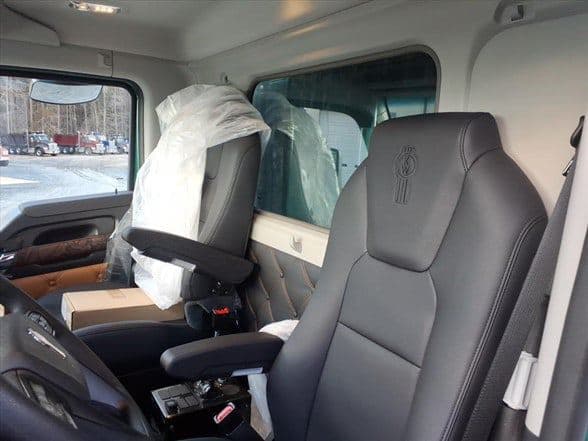 2026 Kenworth W990 image 13