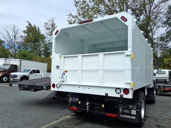 2025 Isuzu FTR image 3