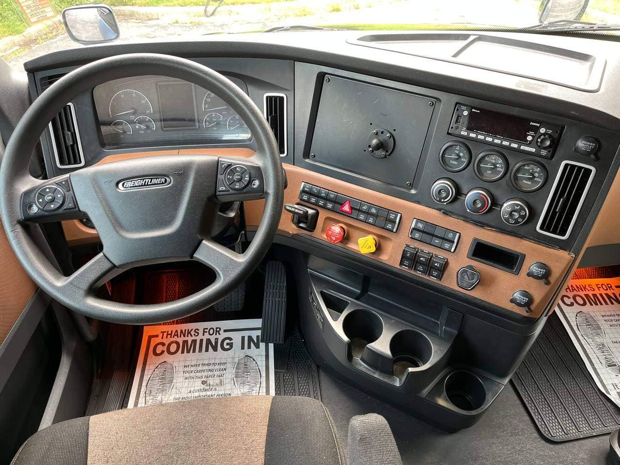 2023 Freightliner Cascadia 126 #1175 image 13