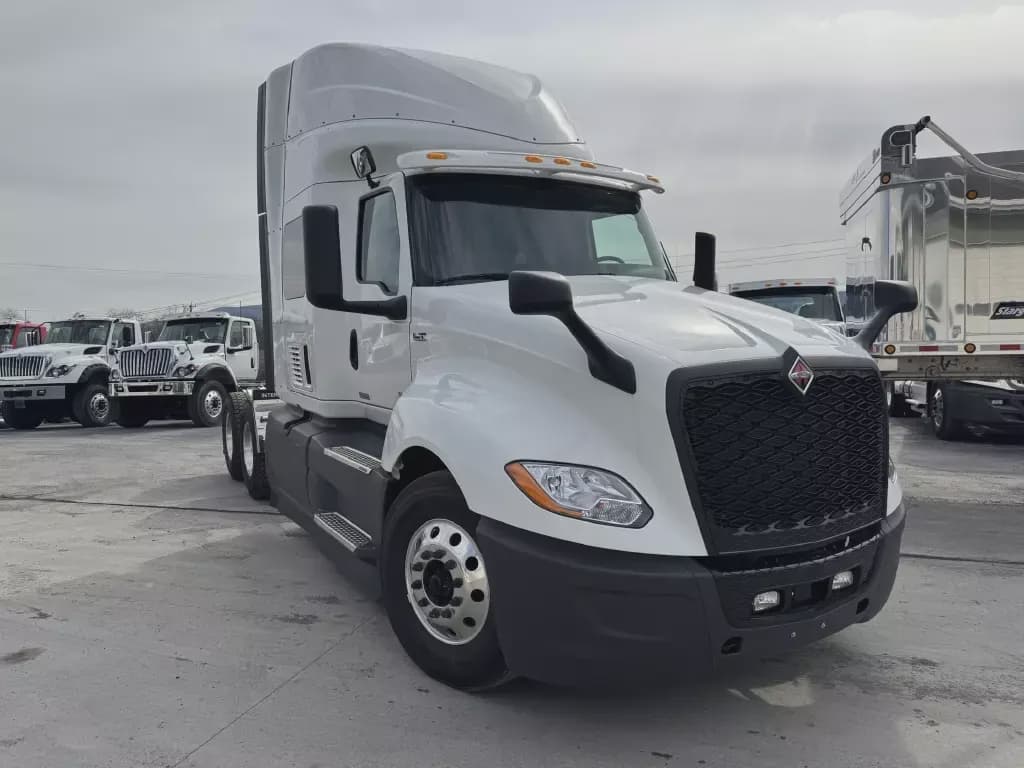 New 2025 INTERNATIONAL Conventional - Sleeper Truck image 1