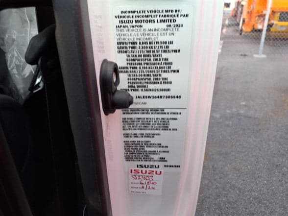 2024 Isuzu NRR image 22