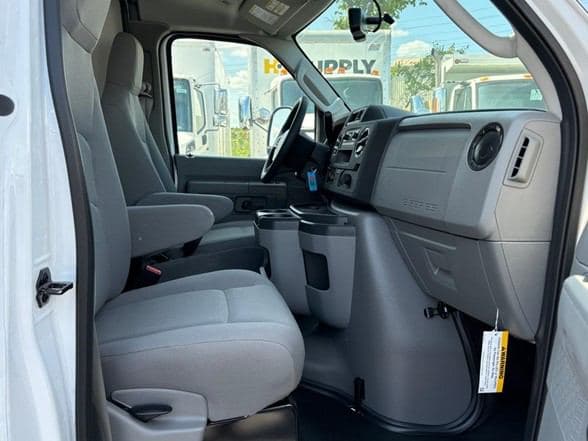 2024 Ford E350 SD image 23