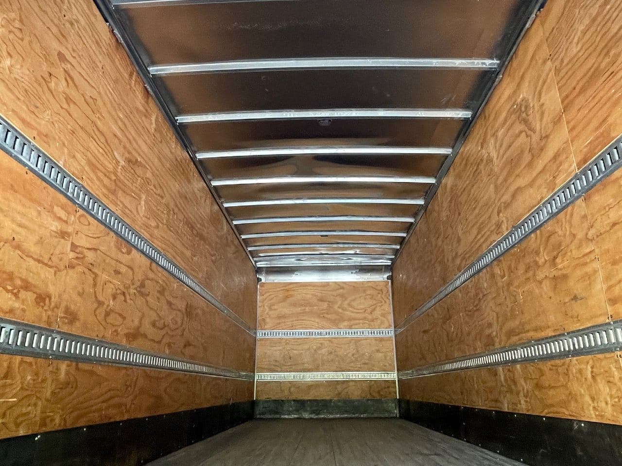2022 Freightliner M2106 image 9