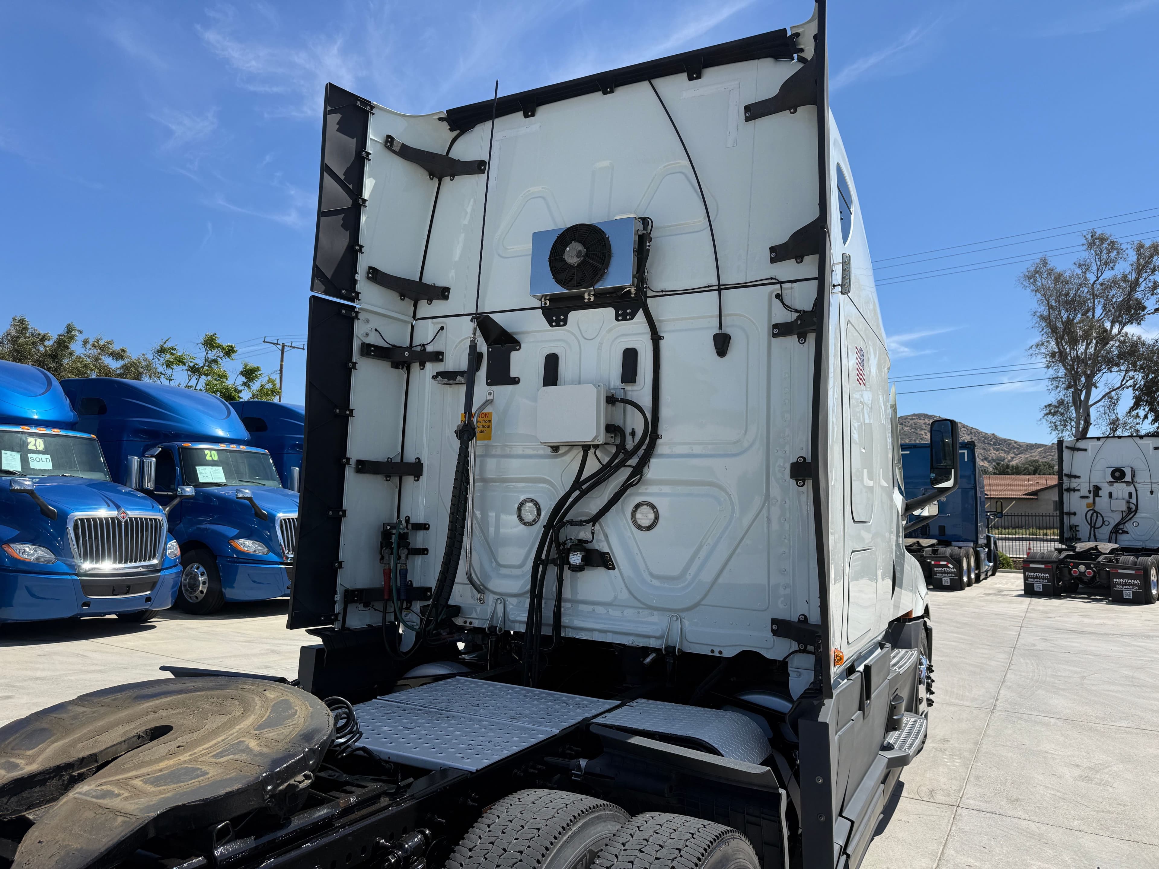 2021 Freightliner Cascadia 126 image 13