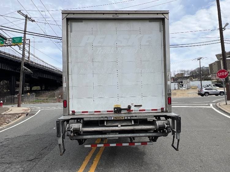 2022 International MV607 Box Truck - 220HP, 6 Speed Automatic, Roll up Door image 7