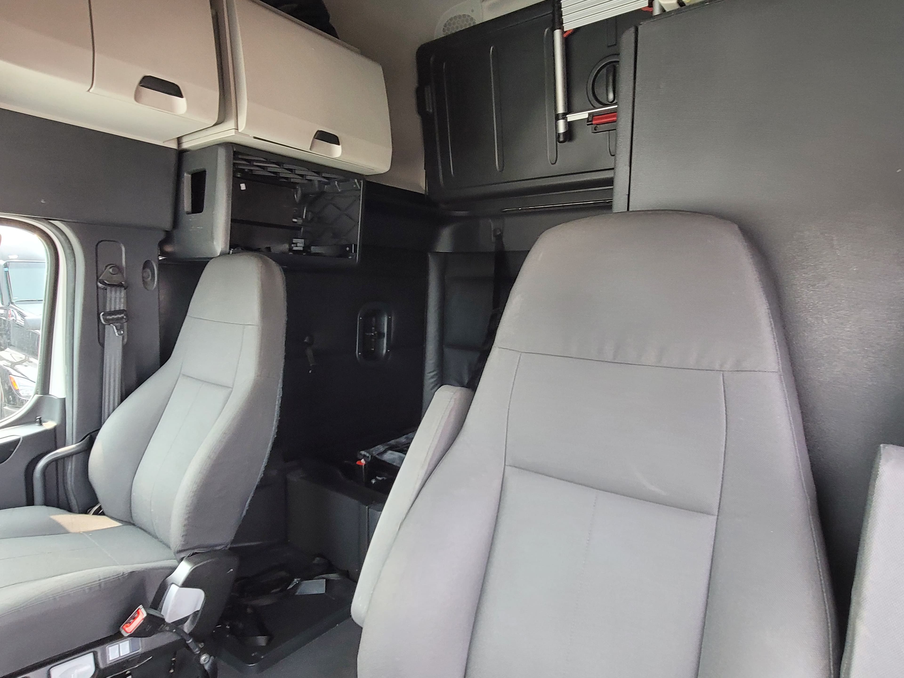 2023 Freightliner Cascadia 125 image 8