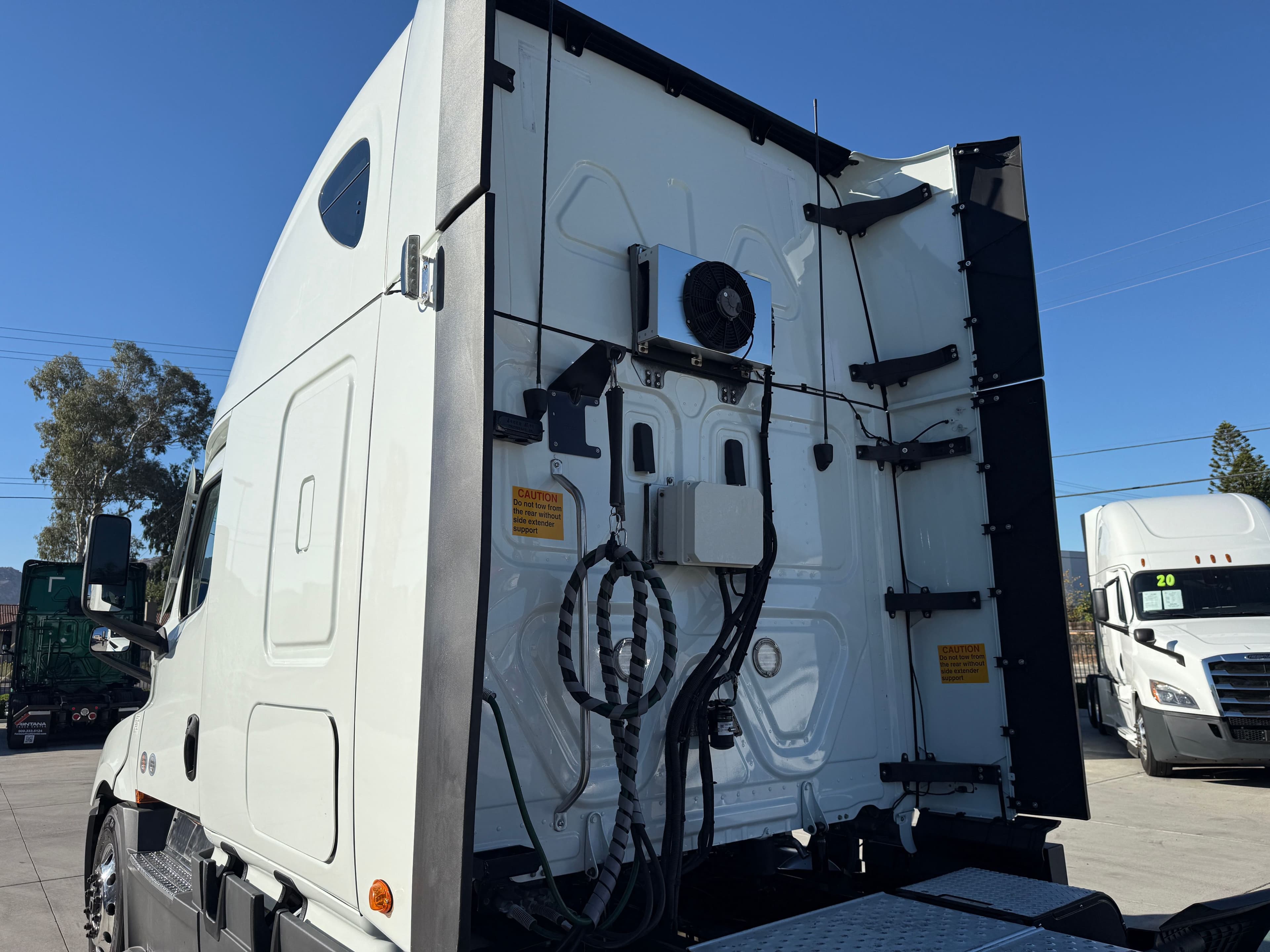 2021 Freightliner Cascadia 126 image 11