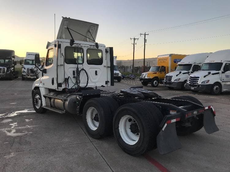 2018 Freightliner Cascadia image 9