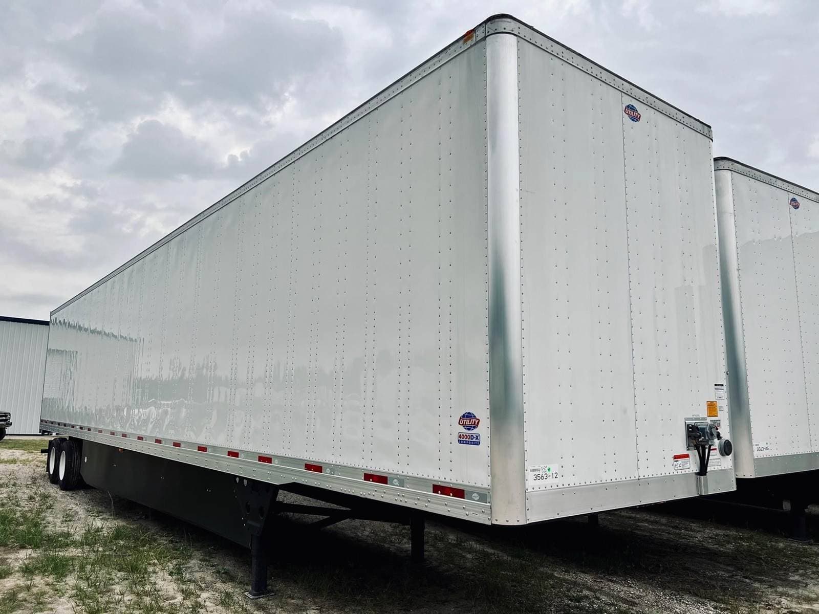 2026 Utility 4000D-X image 2