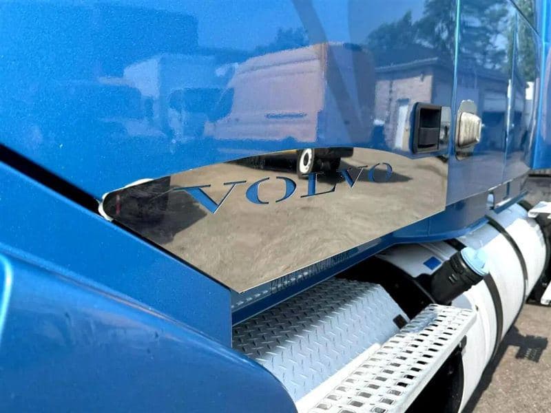 2012 Volvo VNL image 10