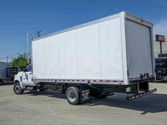 2024 Chevrolet Silverado 5500HD Work Truck 20'x96"x91" Box Truck image 5