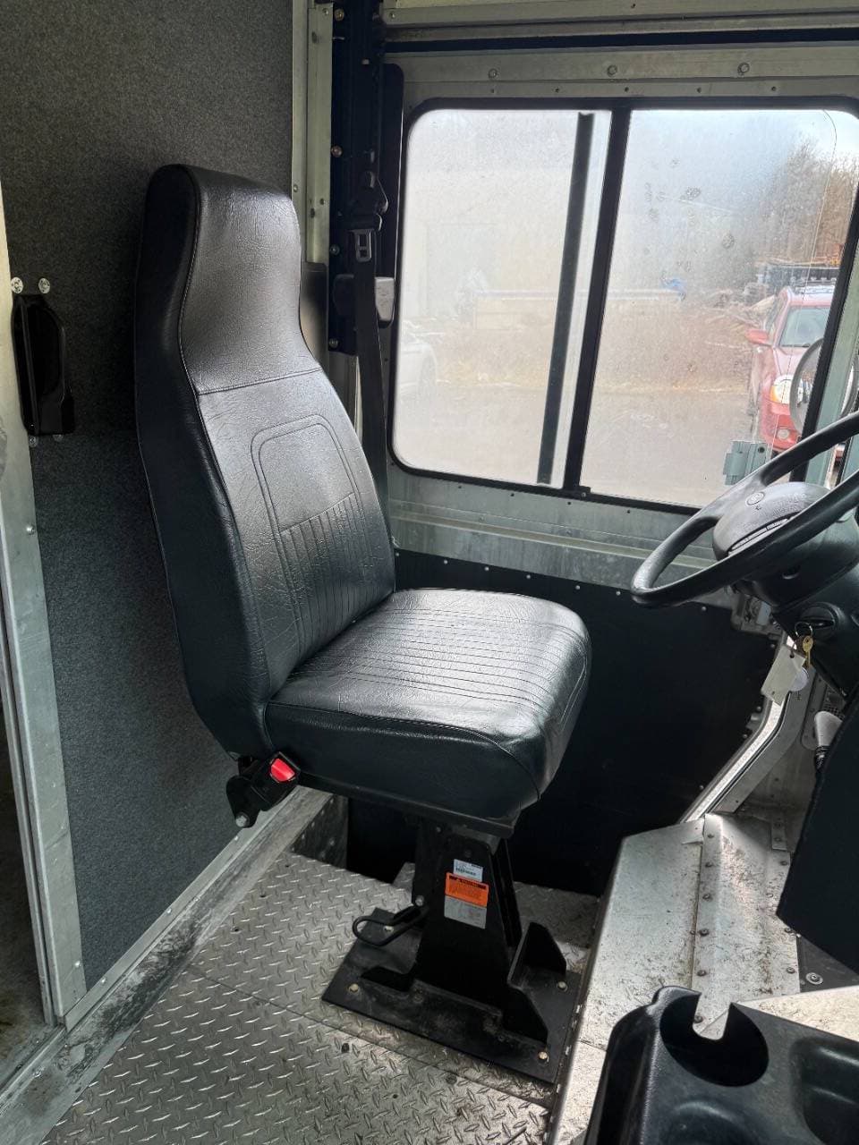 2019 Ford Stripped Chassis image 19