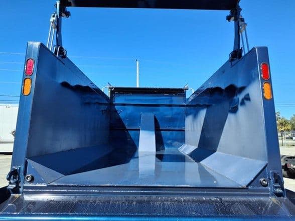 2025 Kenworth T880 image 19