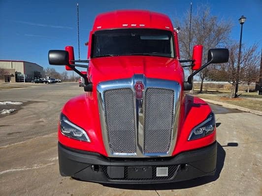 2023 Kenworth T680 image 8