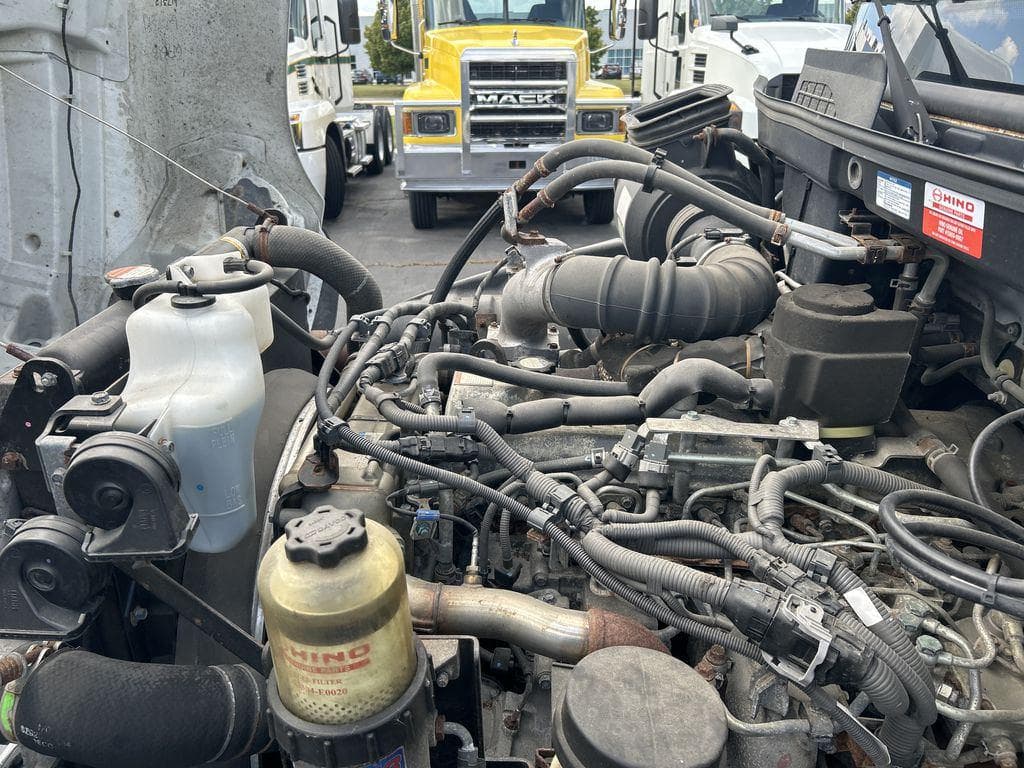 2019 Hino 338 image 12