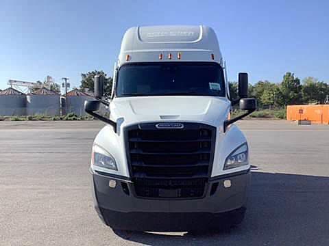 2021 Freightliner Cascadia 126 image 2