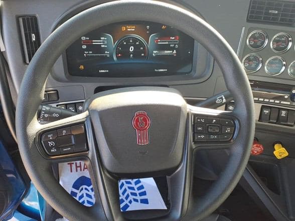 2026 Kenworth T880 image 9