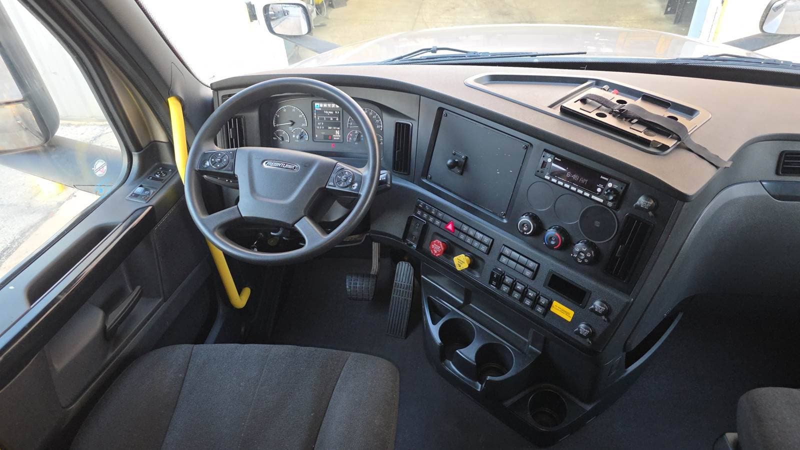 2024 Freightliner Cascadia 126 image 3
