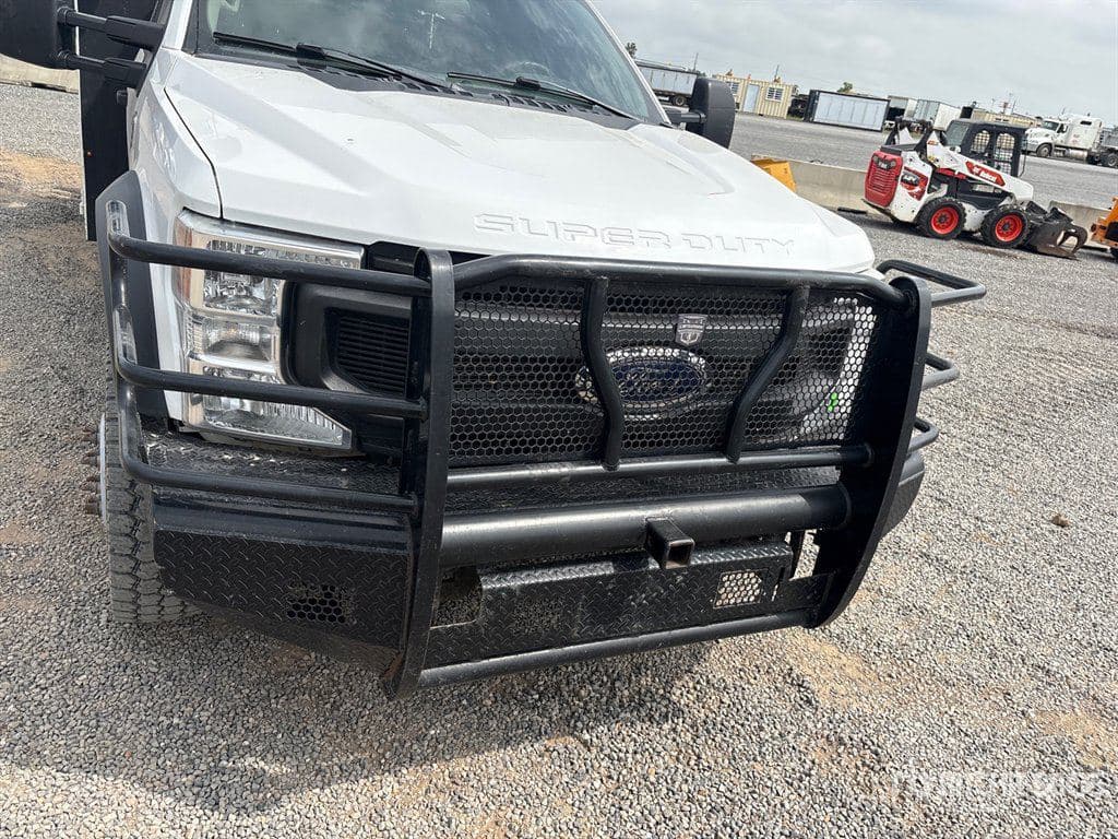 2021 Ford F550sd image 2