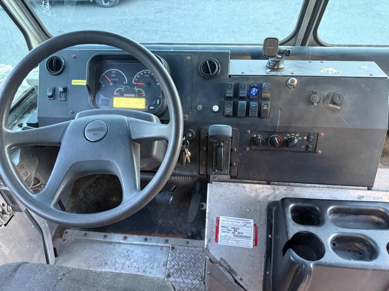 2020 Freightliner MT45 image 14