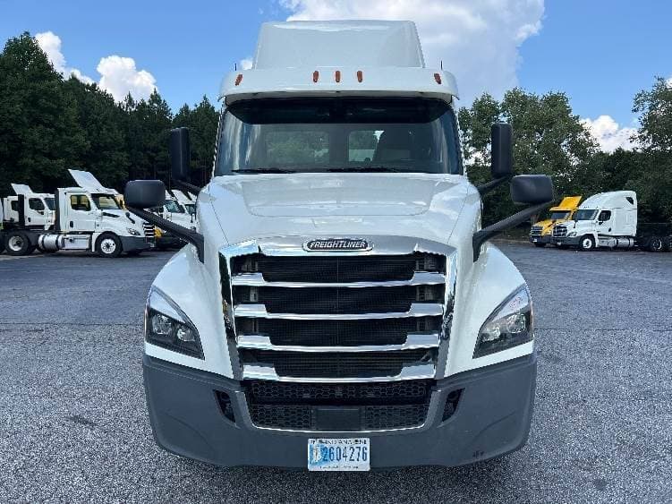 2018 Freightliner Cascadia image 10