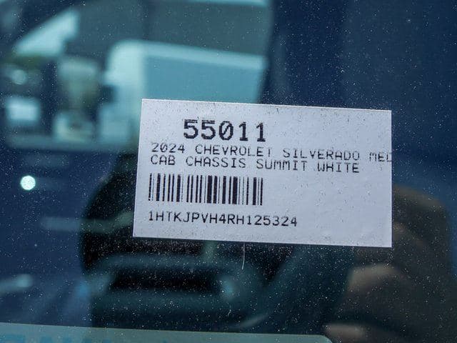 2024 Chevrolet Silverado 4500HD Work Truck image 32