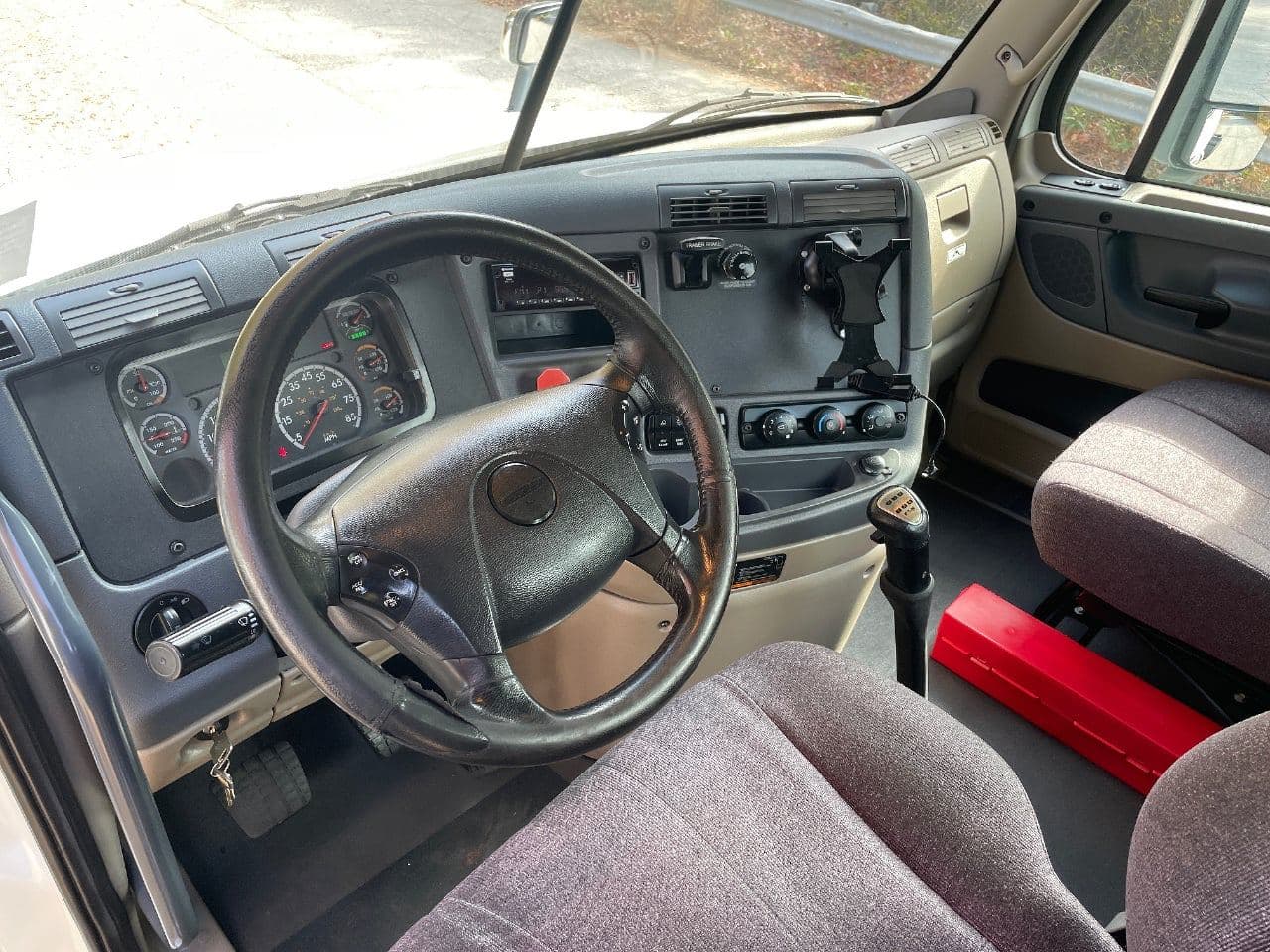 2019 Freightliner Cascadia 125 image 19