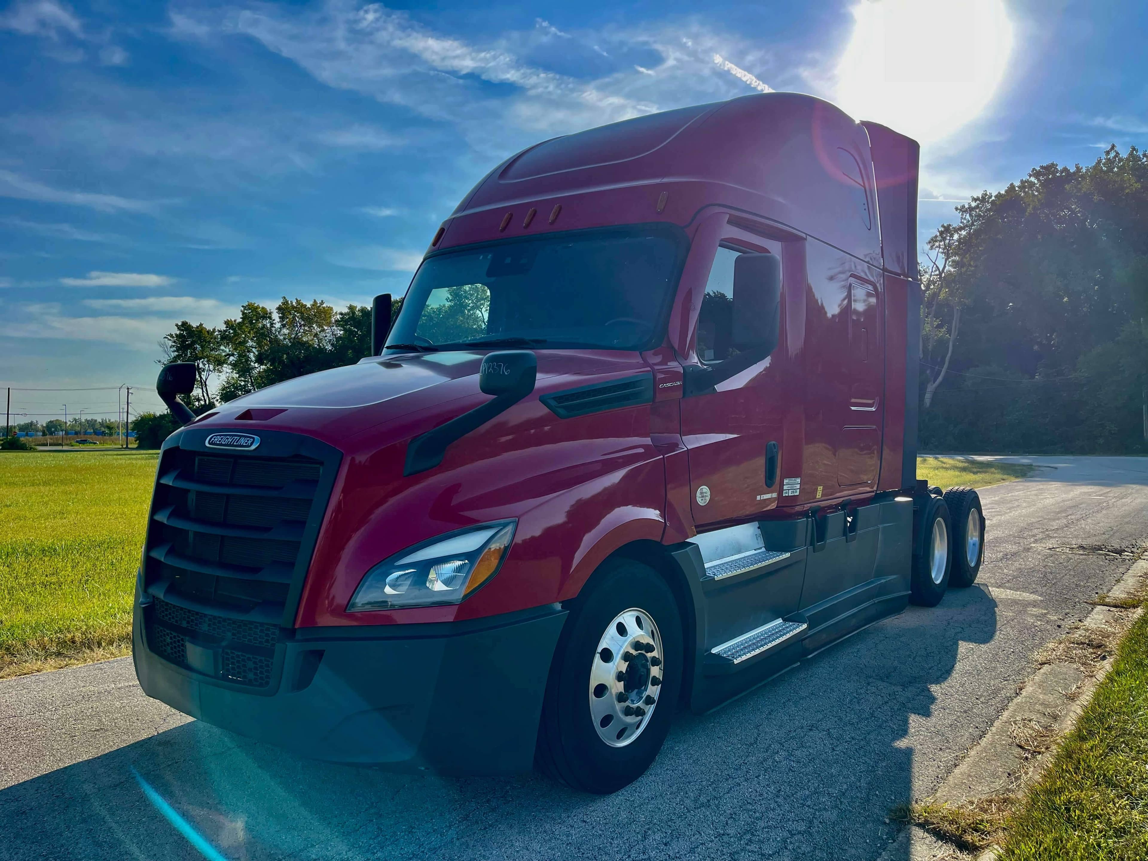 2021 Freightliner Cascadia 126 image 1