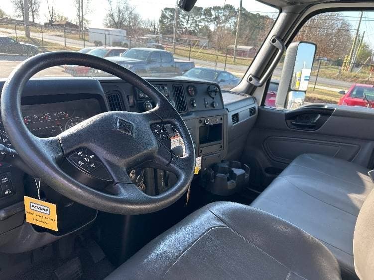 2022 International MV607 Box Truck - 220HP, 6 Speed Automatic, Roll up Door image 16
