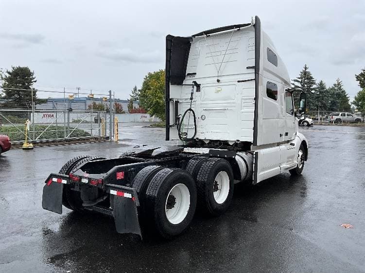 2022 Volvo VNL image 6