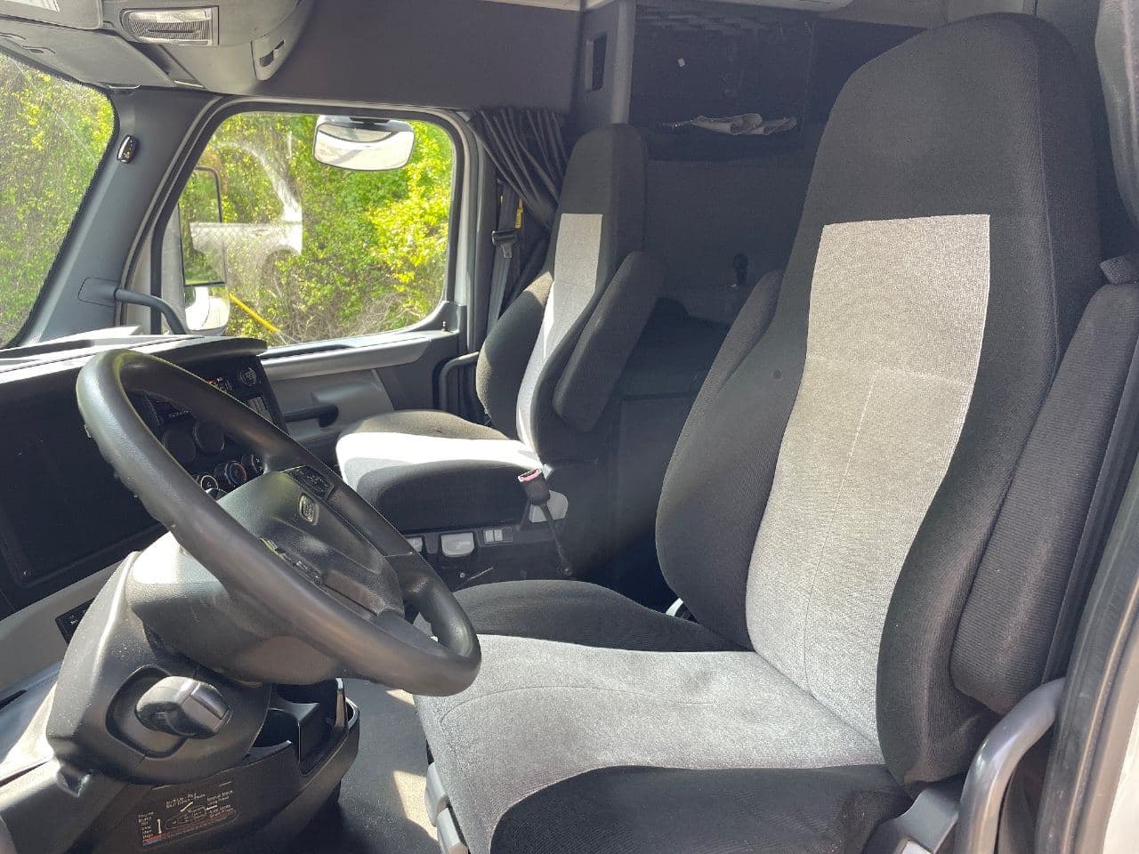 2020 Freightliner Cascadia 126 image 20