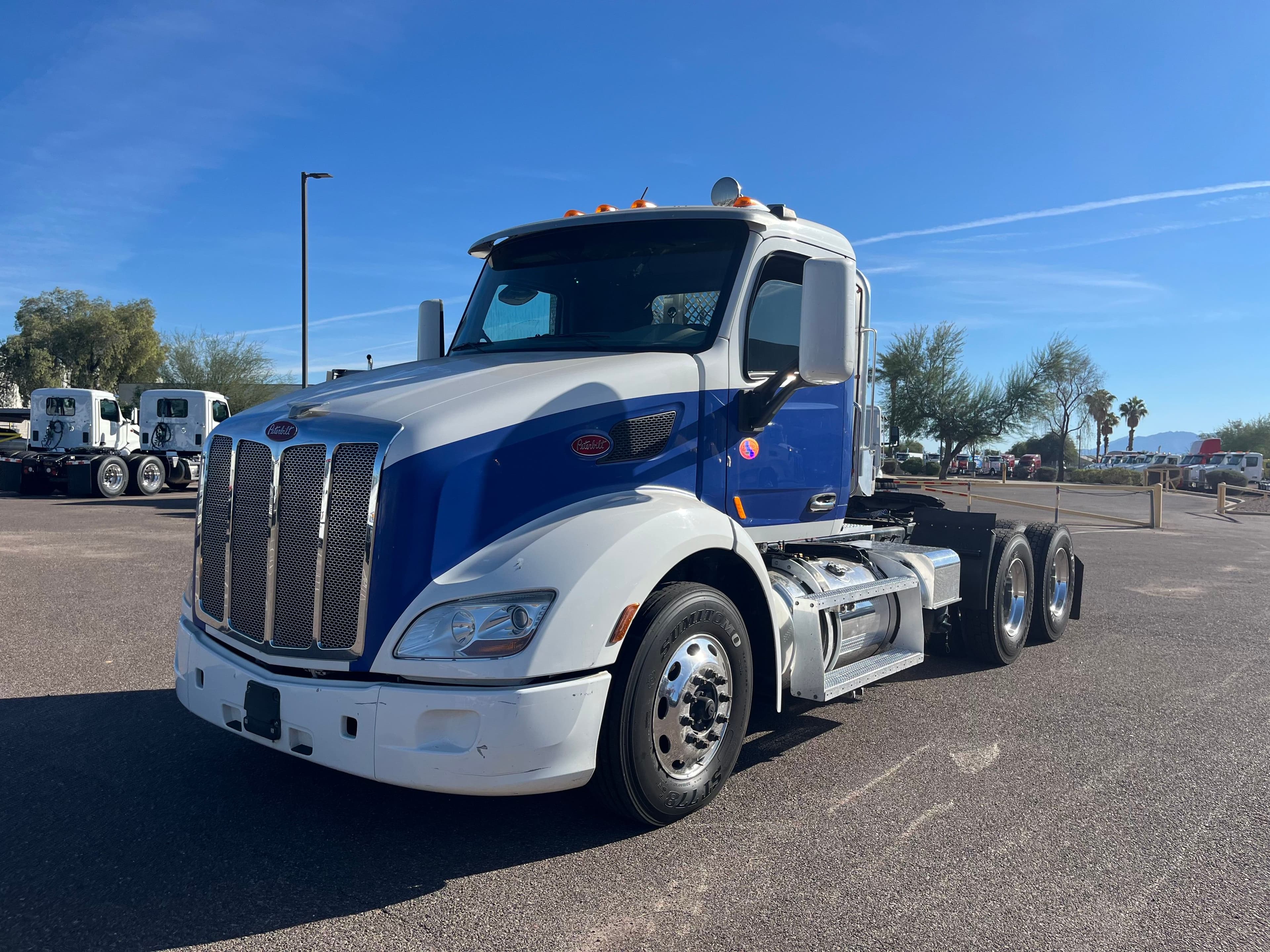 2019 Peterbilt 579 image 1