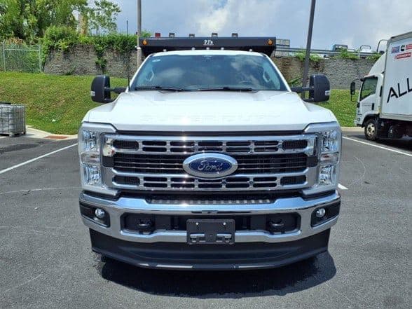 2025 Ford F350 image 7