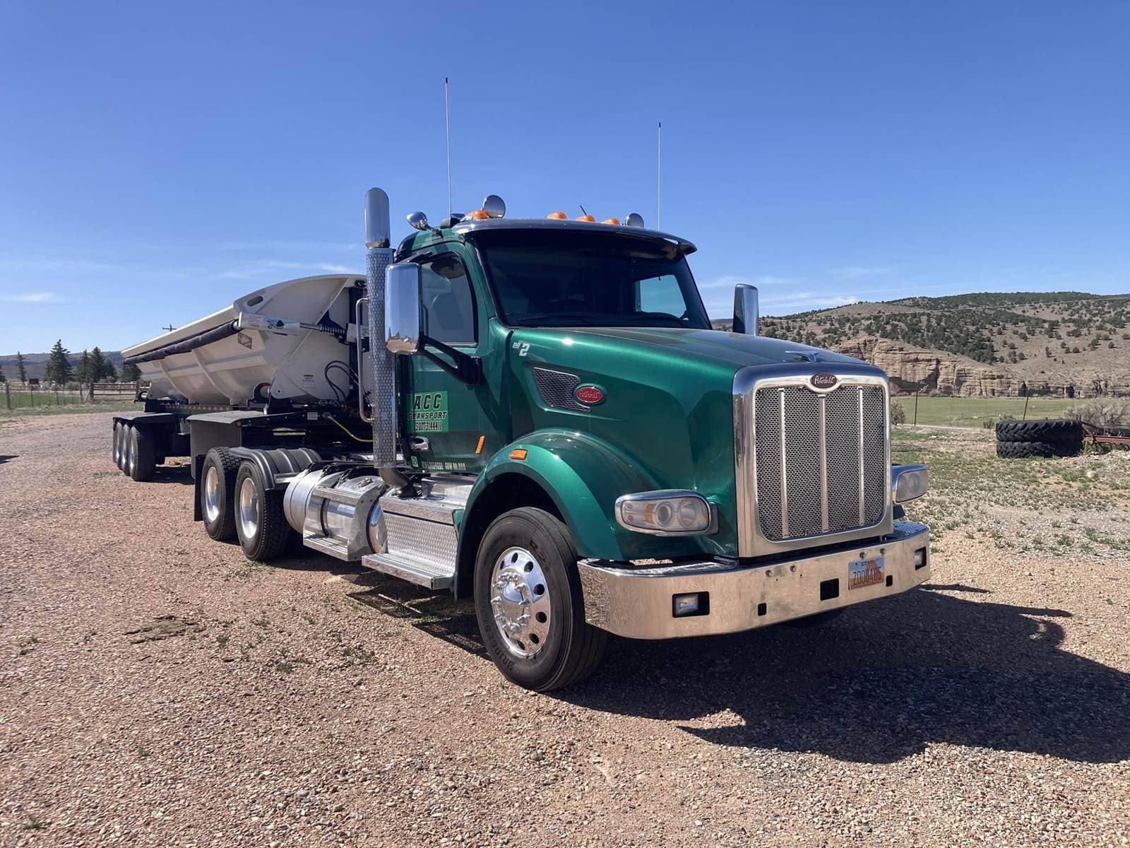 2020 Peterbilt 567 image 1
