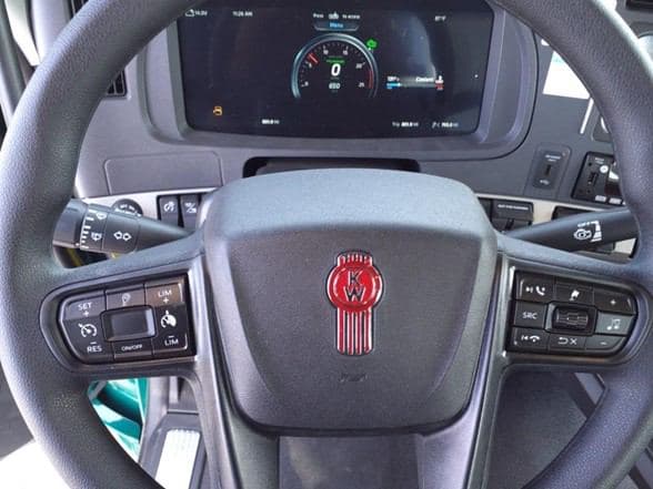 2025 Kenworth T880 image 27