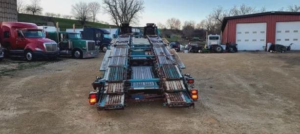 2001 FREIGHTLINER FL112 image 6