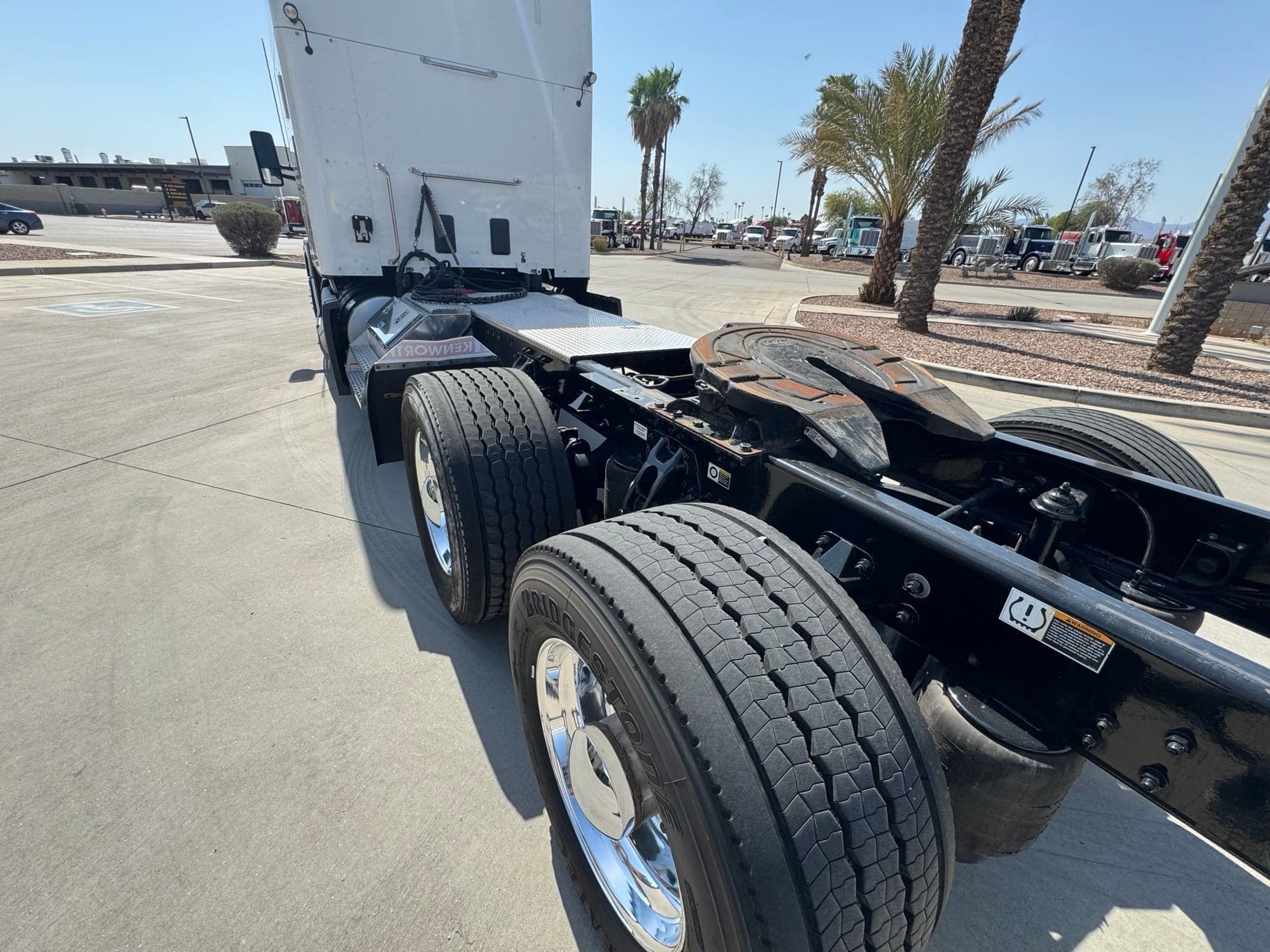 2023 Kenworth T680 image 8