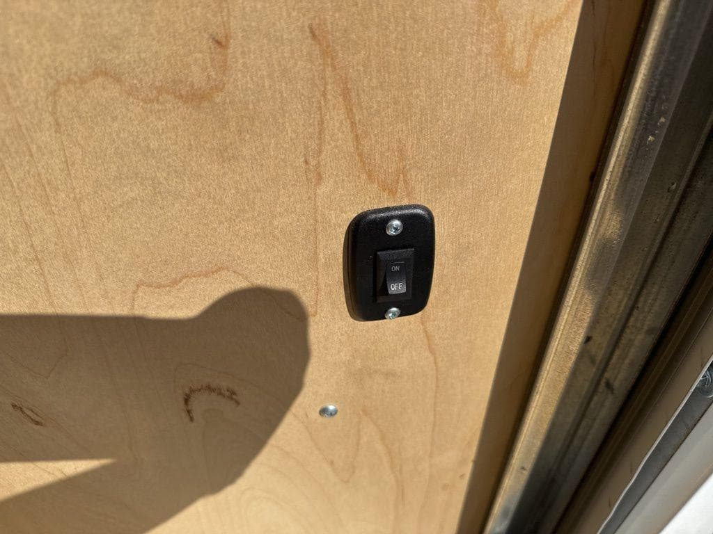 2026 Ford E-350SD Base Box Van image 9