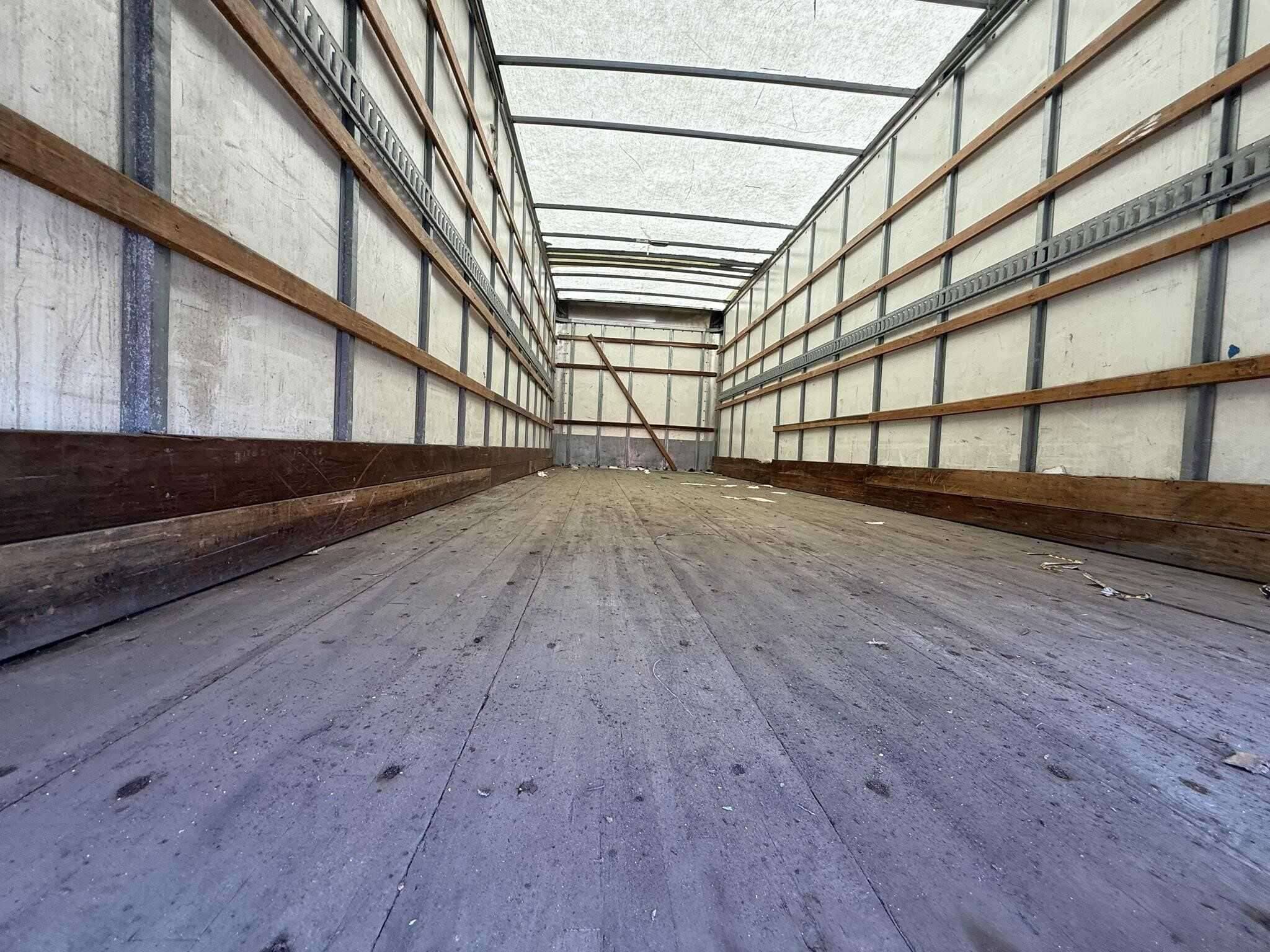 2018 Freightliner M2 image 2